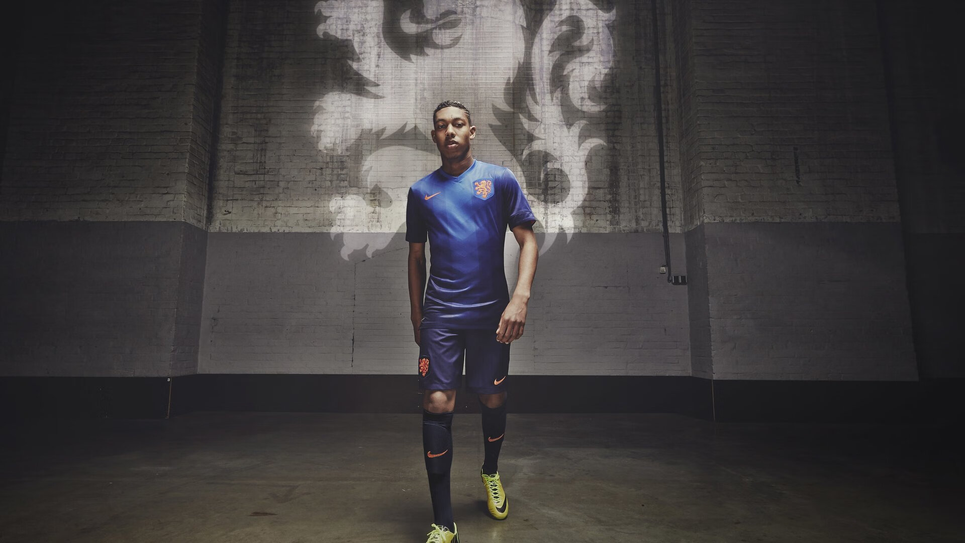 冠军球队球员家庭探访活动:点燃社区温情的火焰